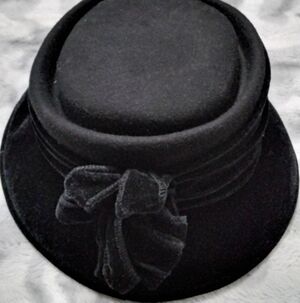 Vintage Arlin Black 100% Wool Women's Hat